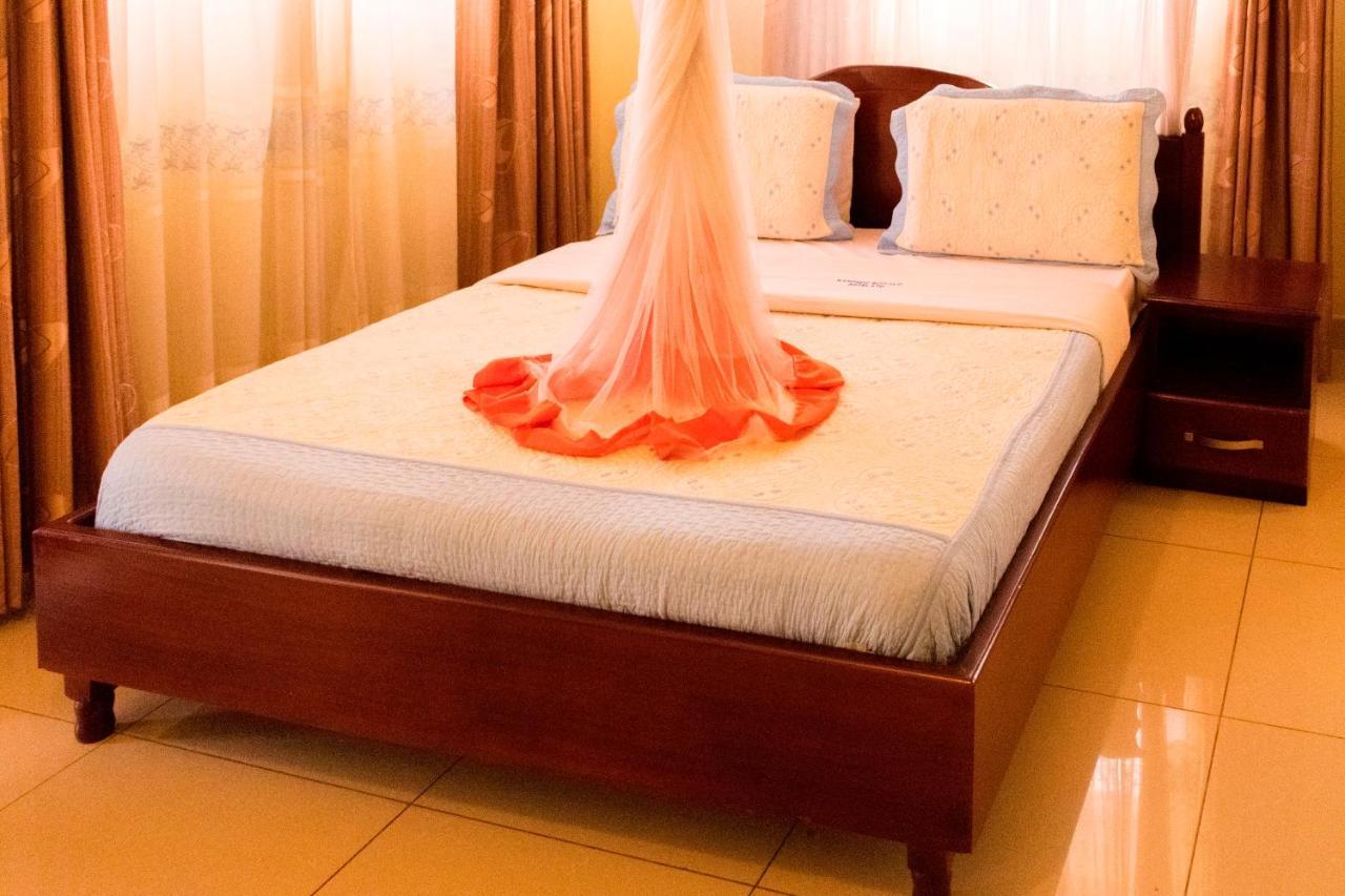 Kahondo Buffalo Hotel Kampala Makerere Экстерьер фото