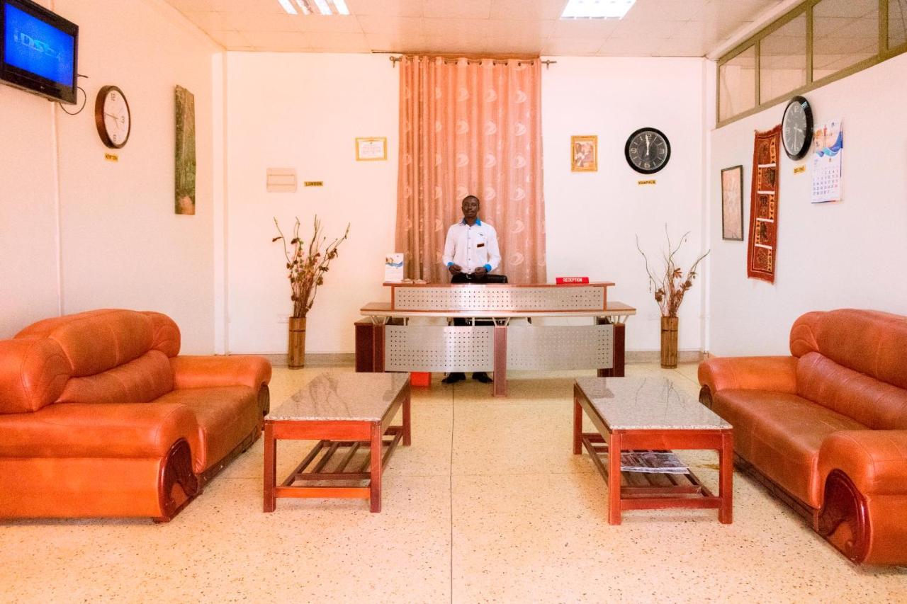 Kahondo Buffalo Hotel Kampala Makerere Экстерьер фото