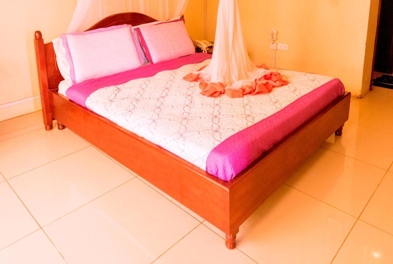 Kahondo Buffalo Hotel Kampala Makerere Экстерьер фото