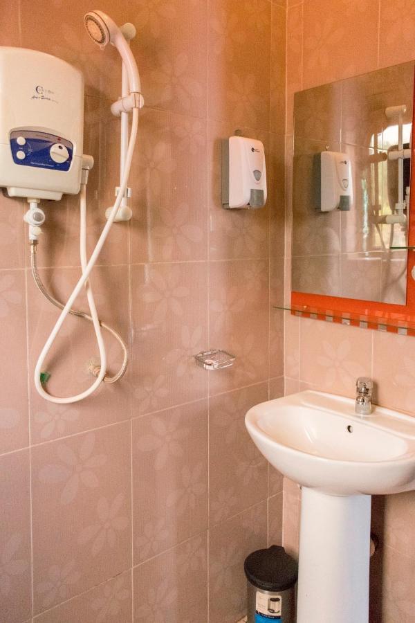 Kahondo Buffalo Hotel Kampala Makerere Экстерьер фото